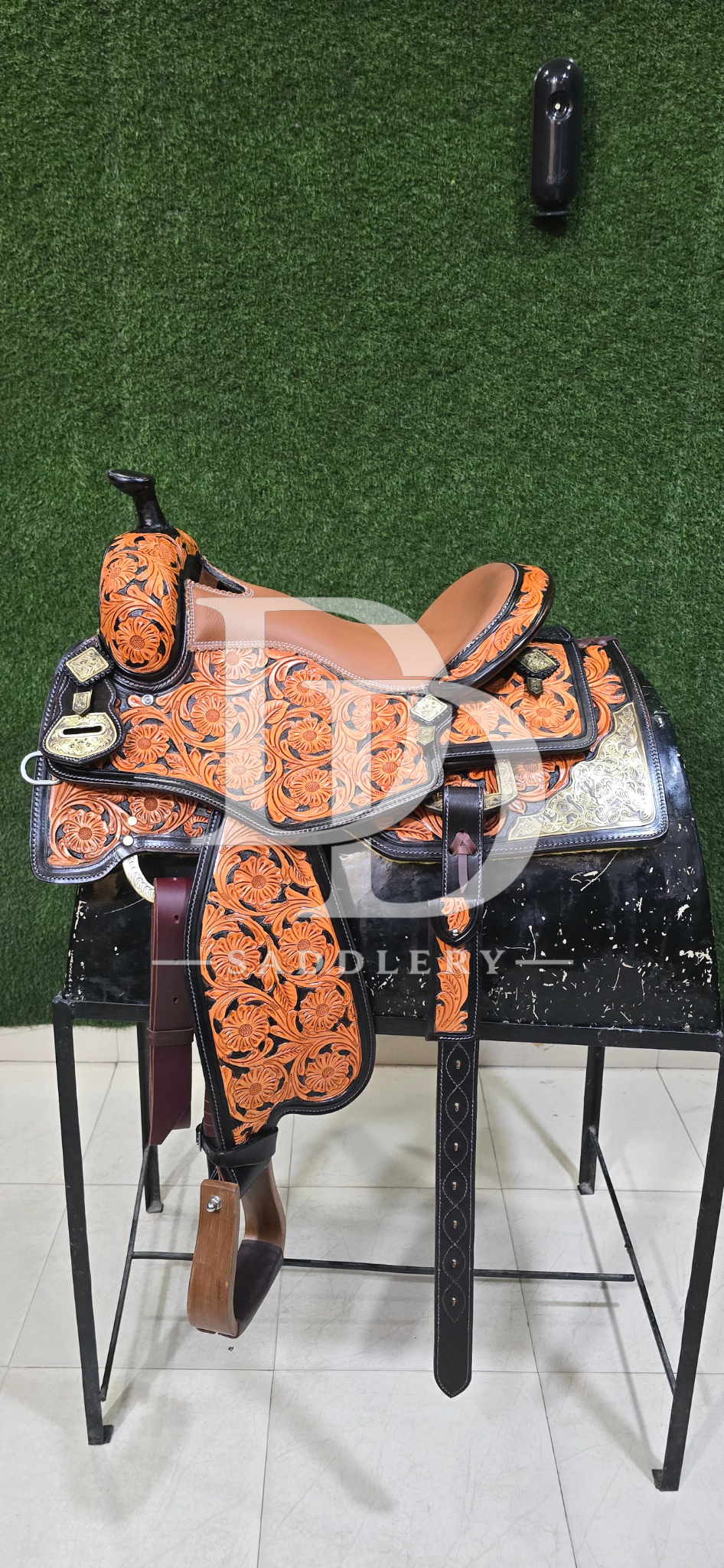 SHOW SADDLE 3