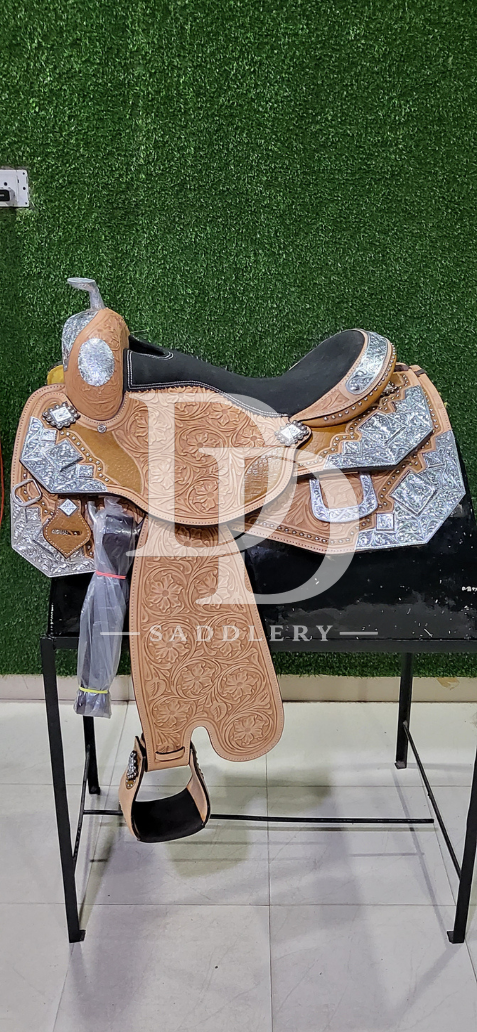 SHOW SADDLE 7